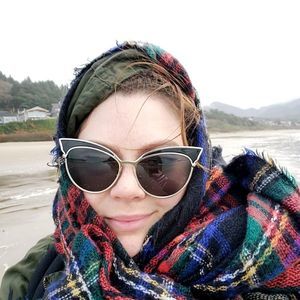 Meet your Posher, Alyssa